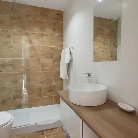 Sloneczny Apartament Winogrady Apartment